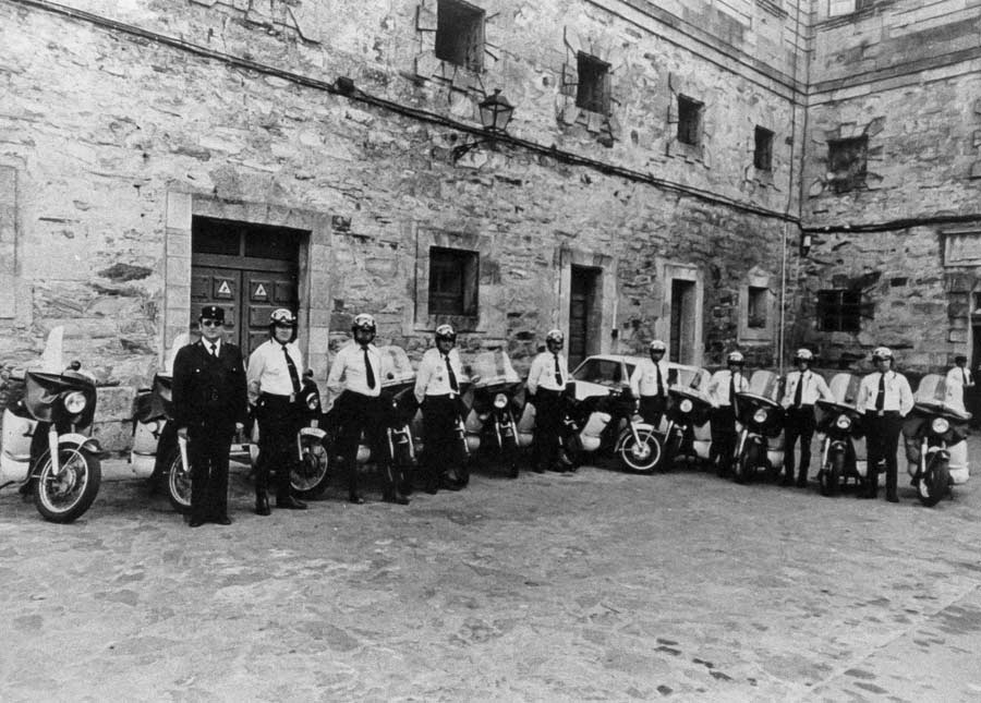 Finais dos 70 - Sección motorizada coas motocicletas Sanglas